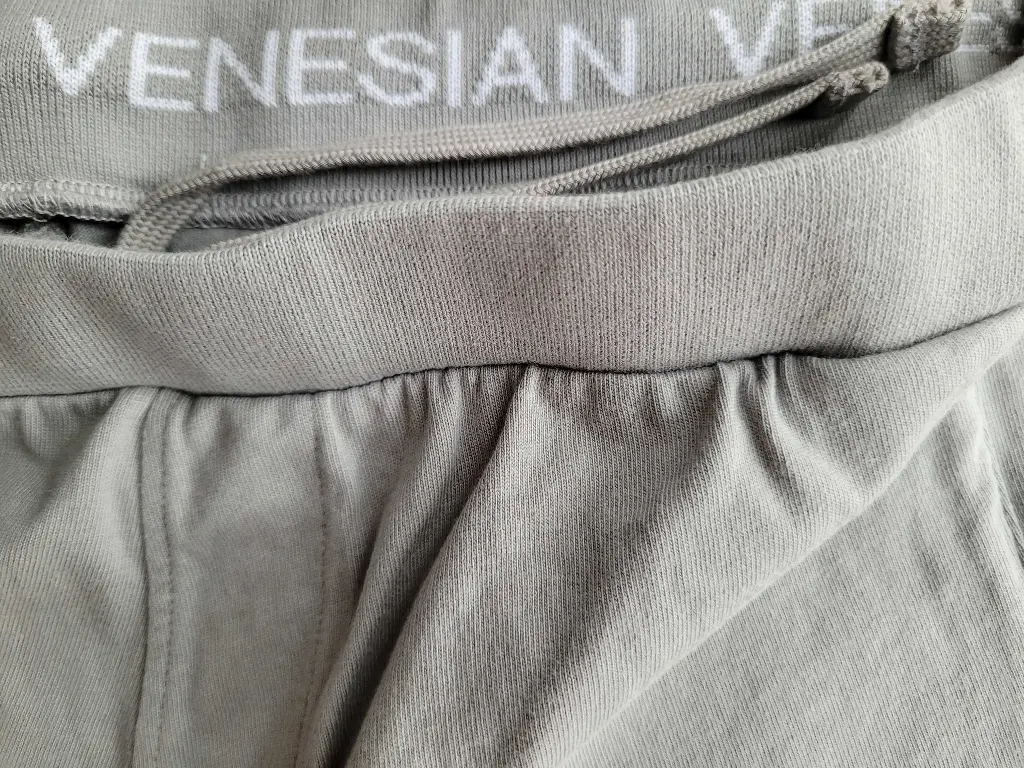 MID-THIGH SHORTS GREY